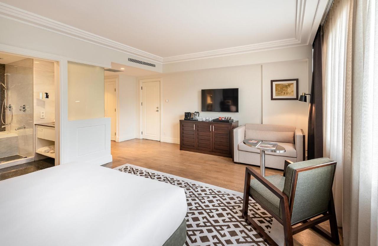 The Stay Boulevard Nisantasi Istanbul Exterior photo A room at the hotel